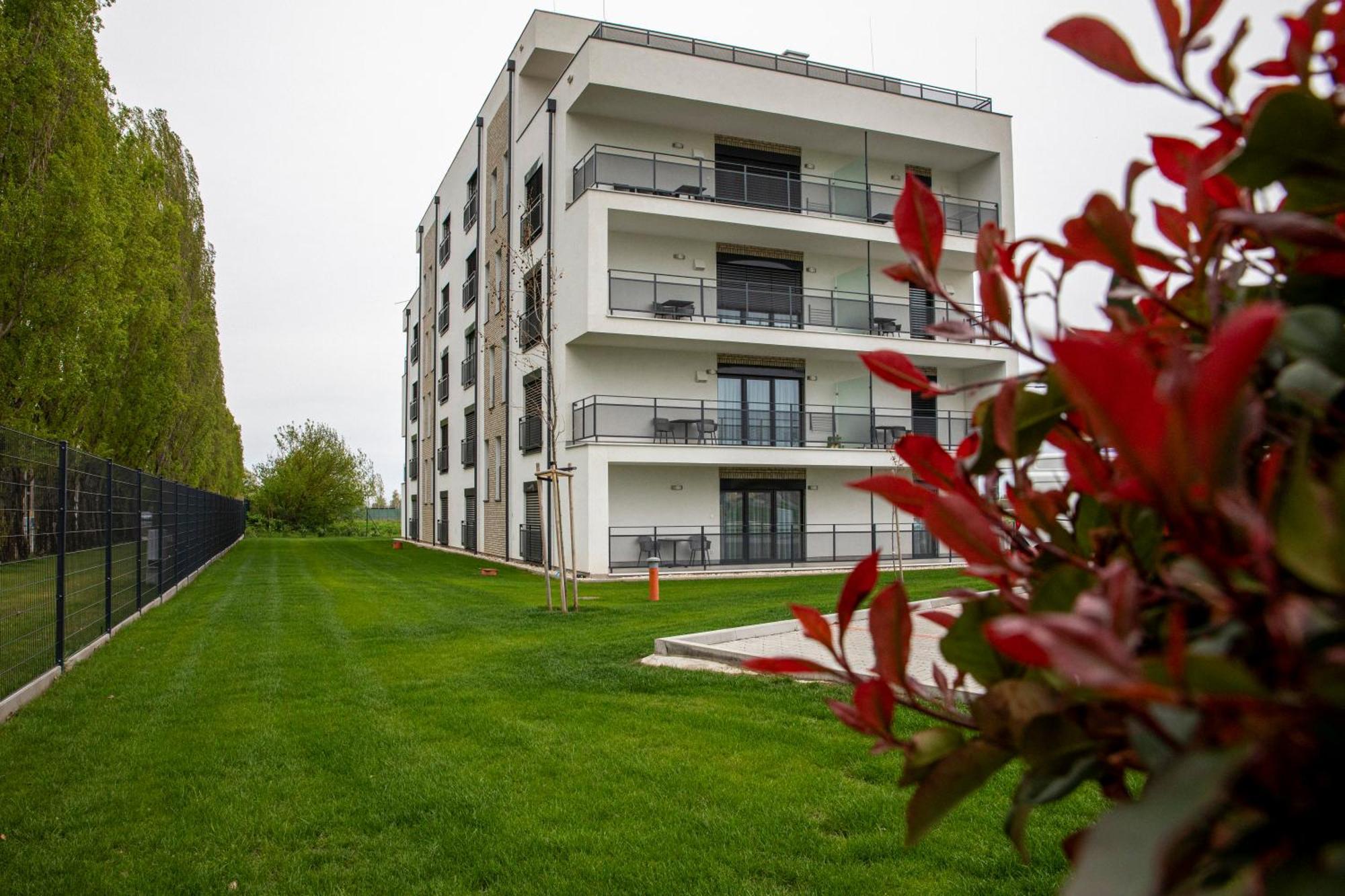 Kinga Apartman Dunajska Streda Exterior photo